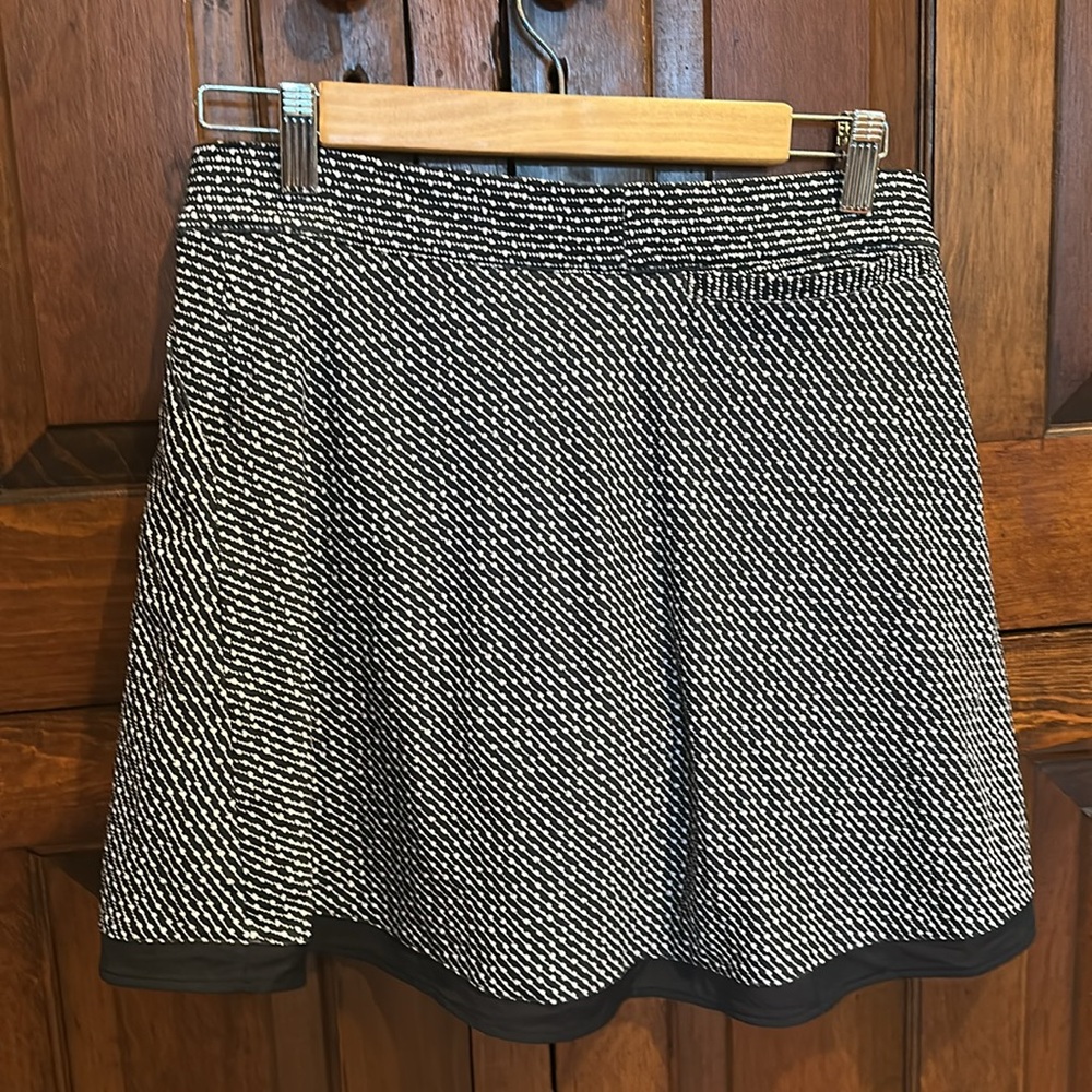 Peter Millar Golf Skort. Excellent Condition Size… - image 2